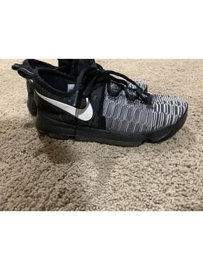 Boys Basketball shoes Nike Zoom KD 9 BG Mic Drop 855908-010 size 6.5Y black/whit